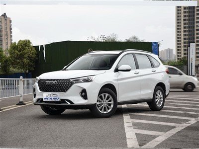 Mașină Haval M6 pe benzină